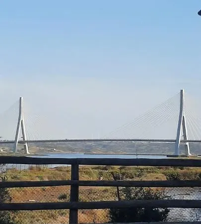 Mirando Al Rio