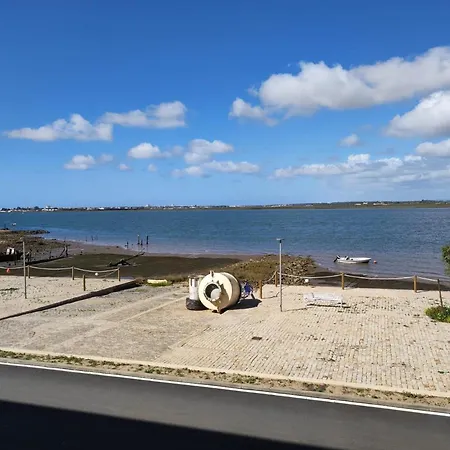 Mirando Al Rio Daire Ayamonte